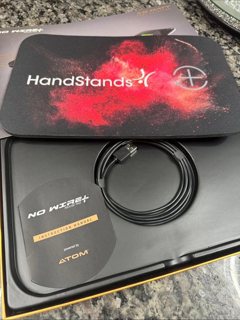 ATOM Black Wireless Charging Mouse Pad - 10W Fast Charge NEW